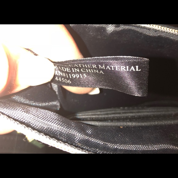 Non leather Wristlet - Picture 3 of 4